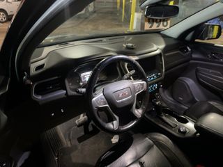 2018 GMC Acadia SLT - Interior Full Dashboard Image